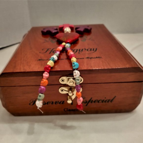 Suenos de Saundra Upcycle Arturo Fuente/ Hemingway Cigar Box, Purse - Picture 3 of 11